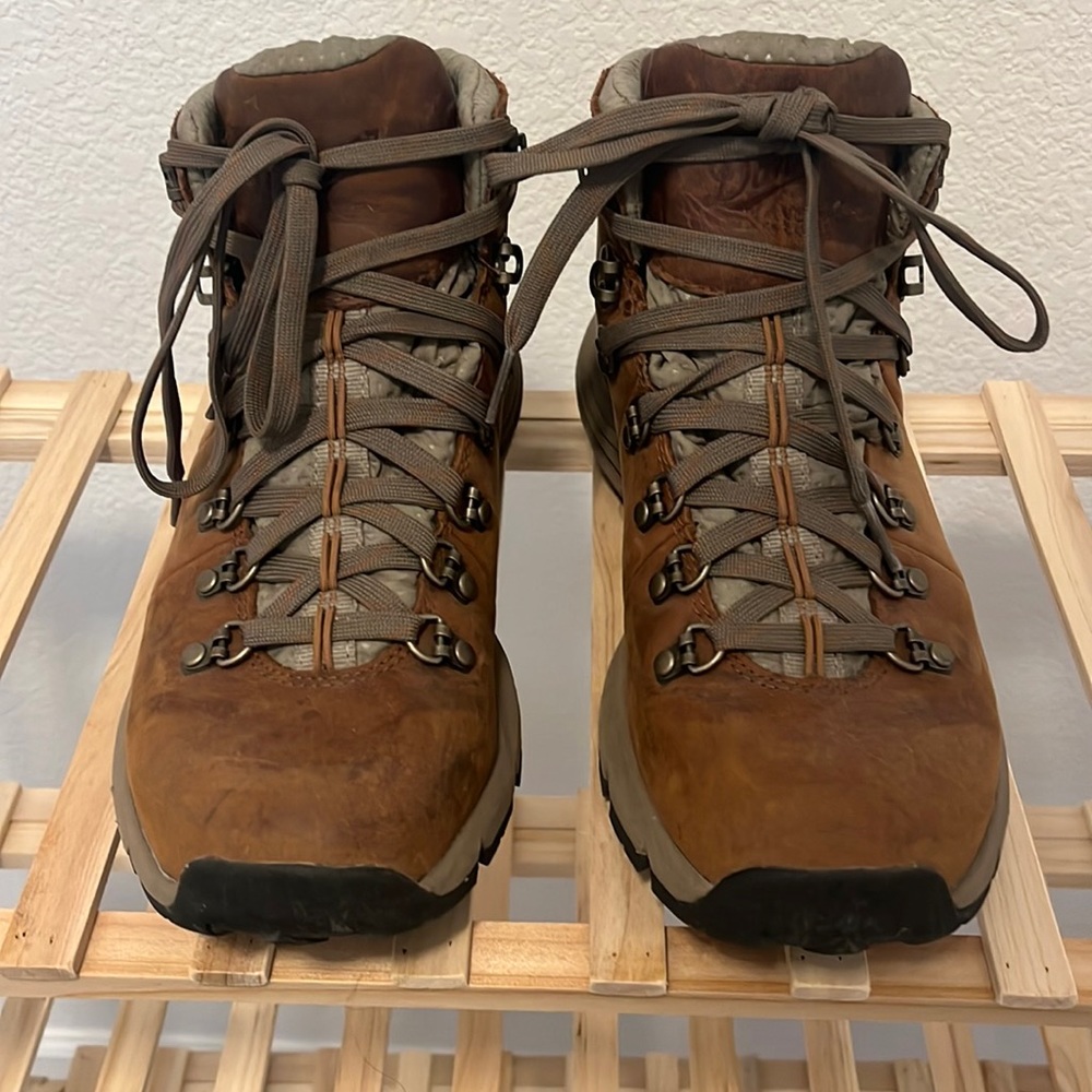 Women’s Danner Hiking boots! size 8.5